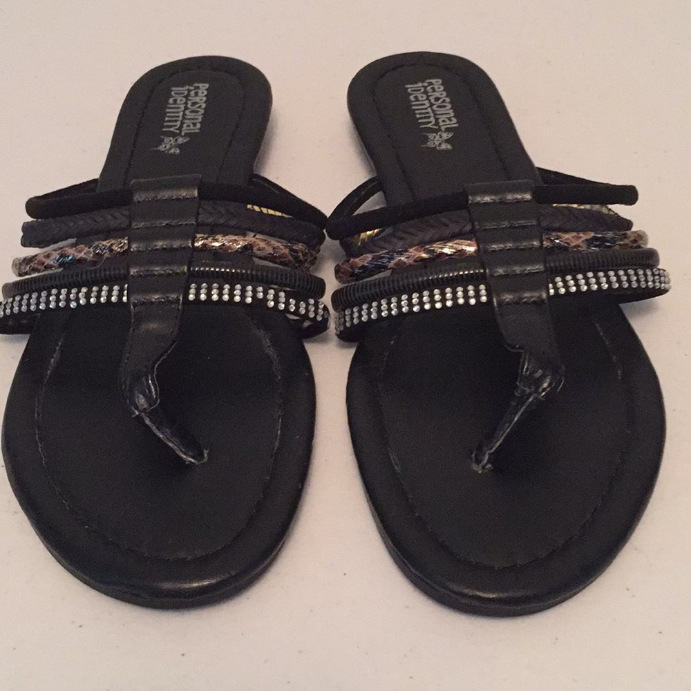 🐶4 for 20 Personal Identity thong sandals NWOT